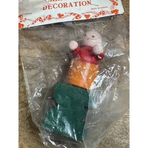 Vintage Lot of 23 Wooden Christmas Ornaments New Old Stock Woolworths? - Picture 14 of 16